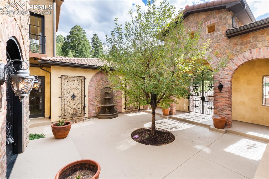 Image 4 of 44: Patio