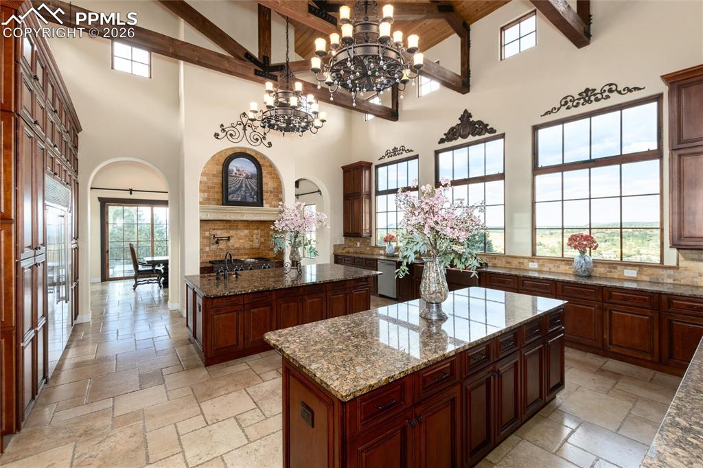 Image 9 of 44: Kitchen