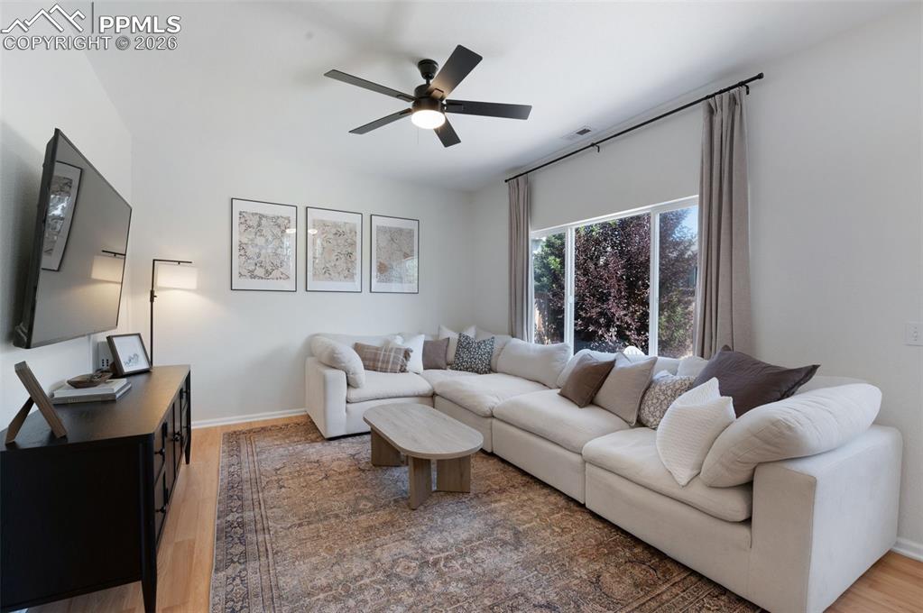 Image 10 of 38: Kitchen