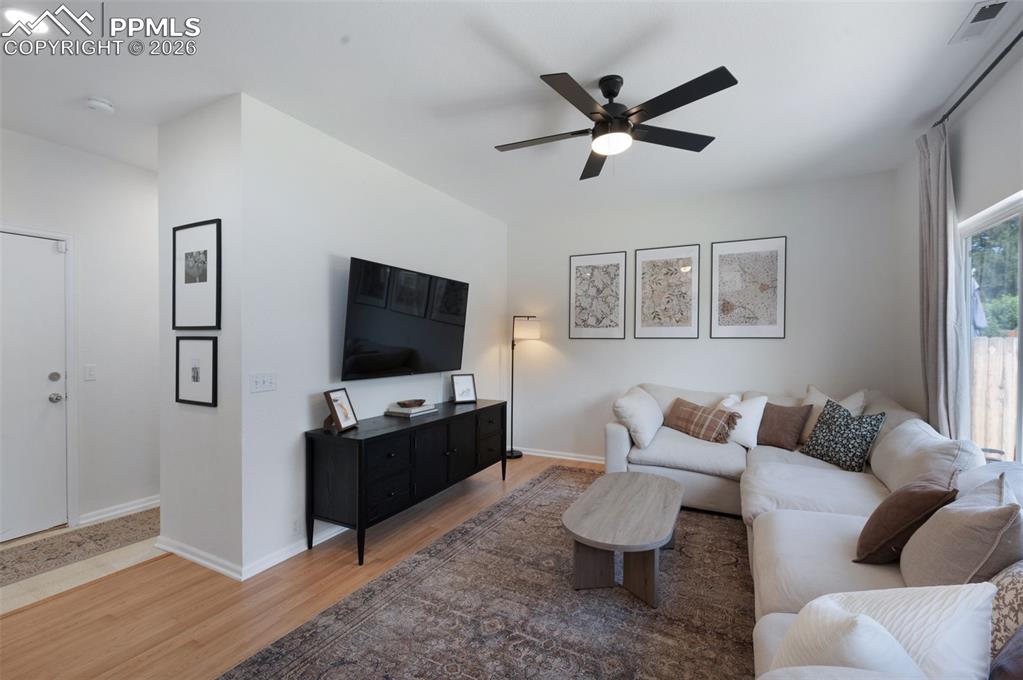 Image 12 of 38: Dining Area