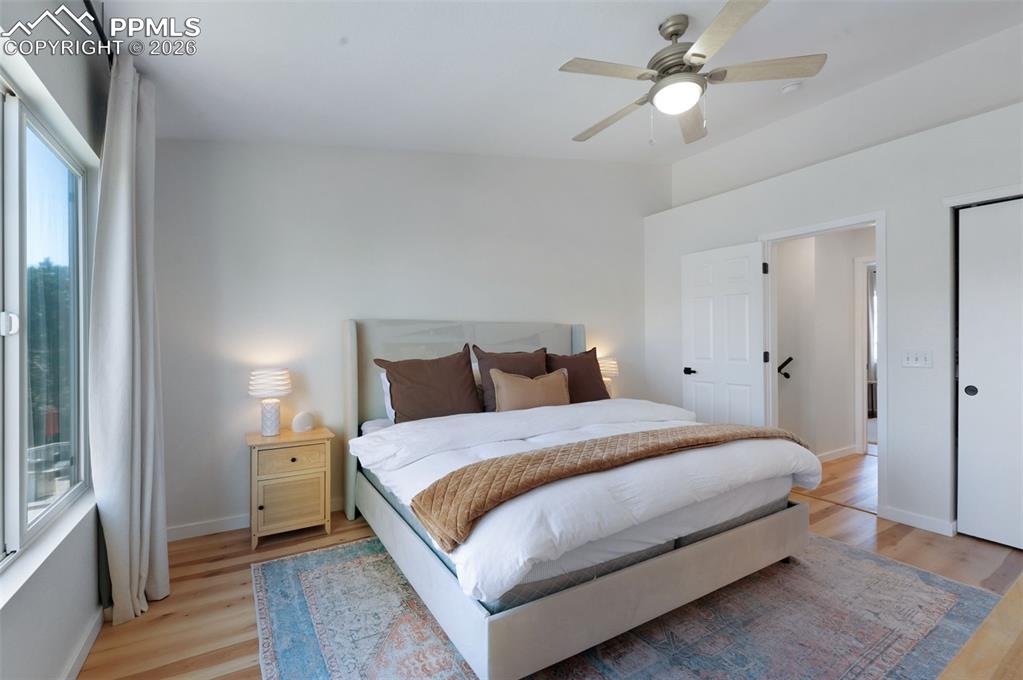 Image 15 of 38: Living Room