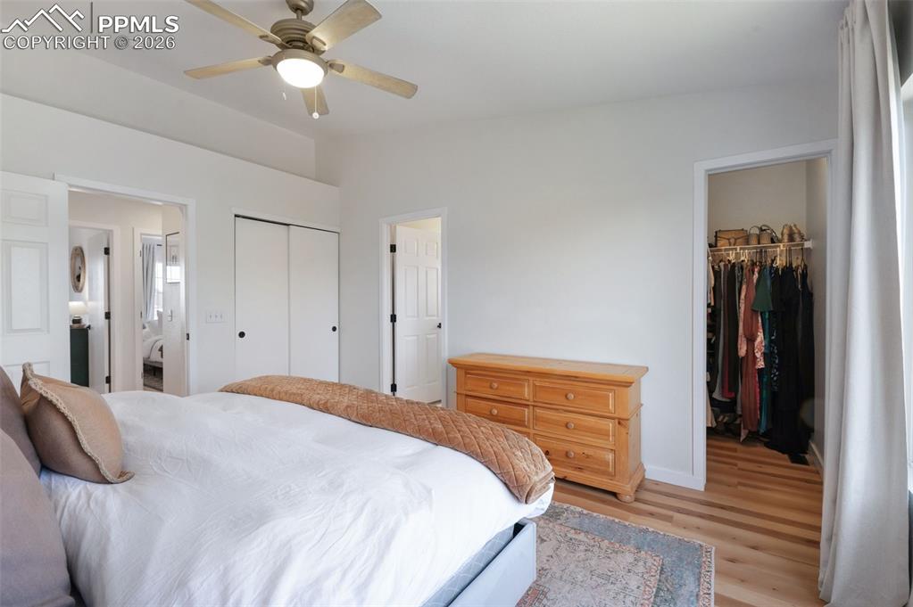 Image 16 of 38: Bathroom