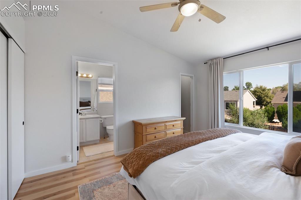 Image 17 of 38: Bedroom