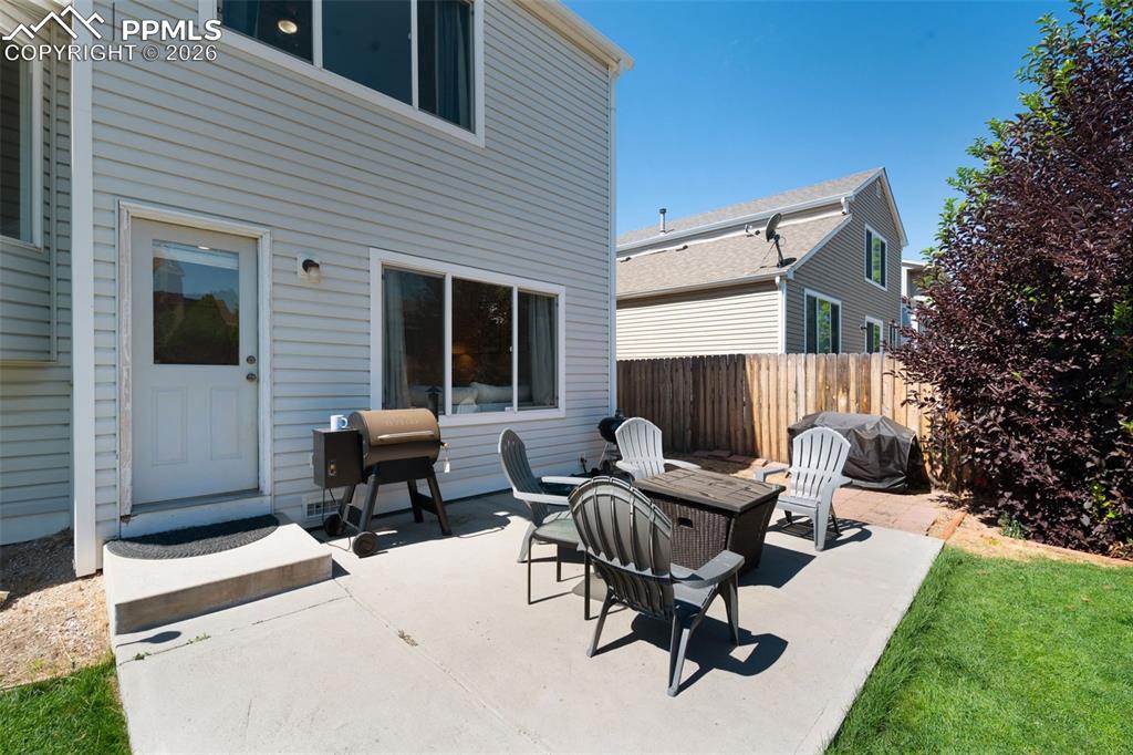 Image 35 of 38: Back of Structure