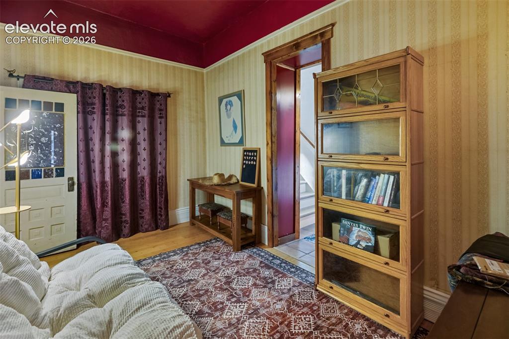 Image 19 of 43: Living Room