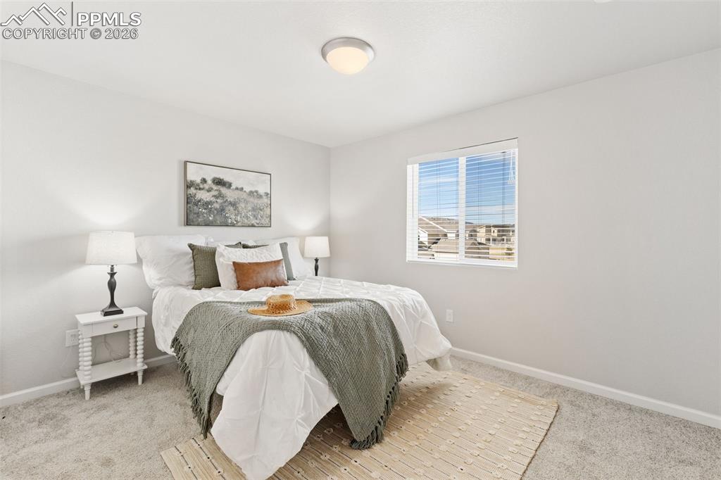 Image 23 of 28: Bedroom