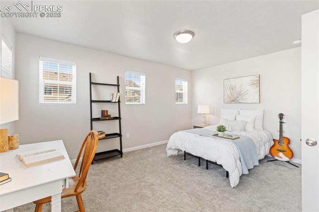 Image 26 of 28: Bedroom