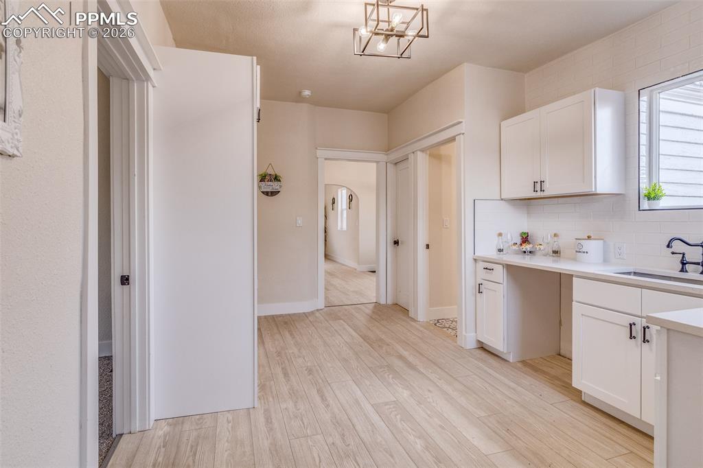 Image 11 of 22: Kitchen