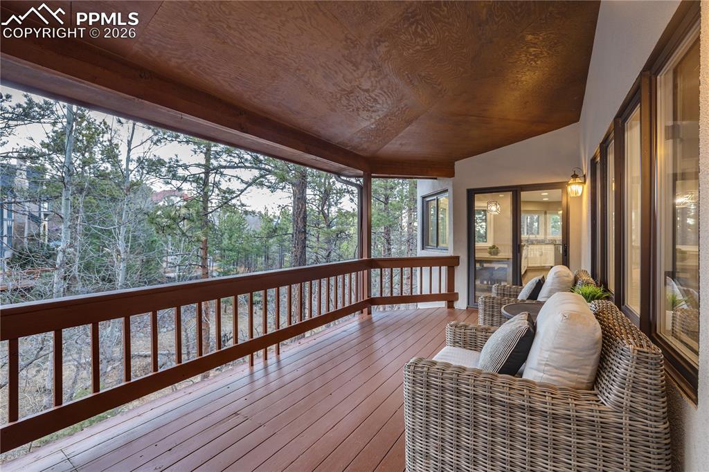 Image 16 of 50: Sun Room