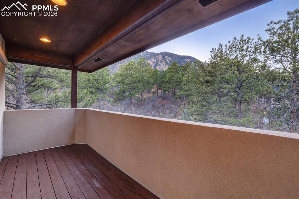 Image 23 of 50: Balcony