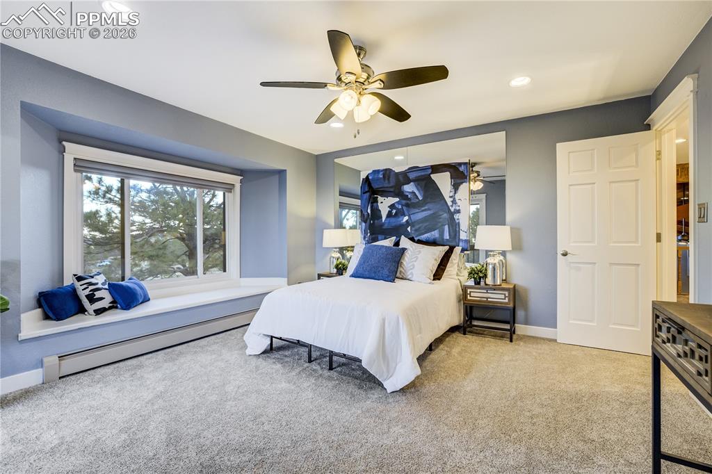 Image 28 of 50: Bedroom