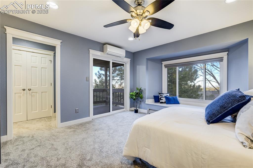 Image 29 of 50: Bedroom