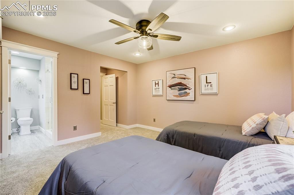 Image 32 of 50: Bedroom