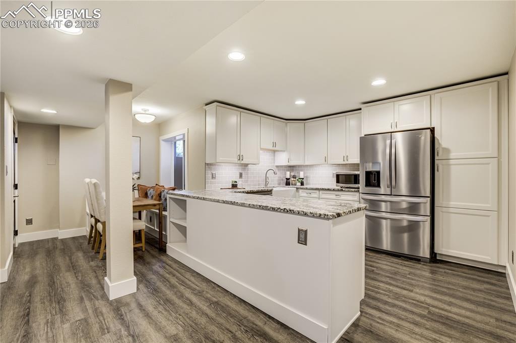 Image 39 of 50: Kitchen