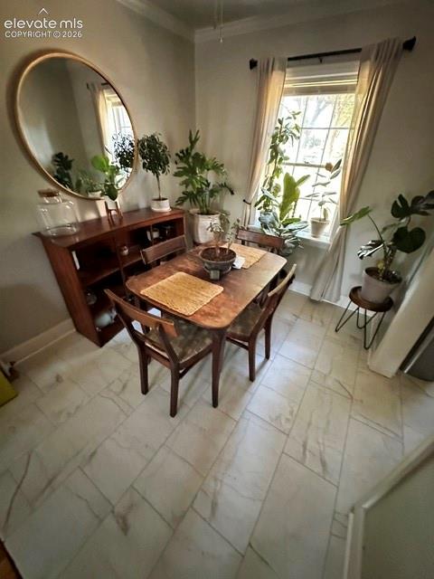 Image 8 of 16: Dining Area