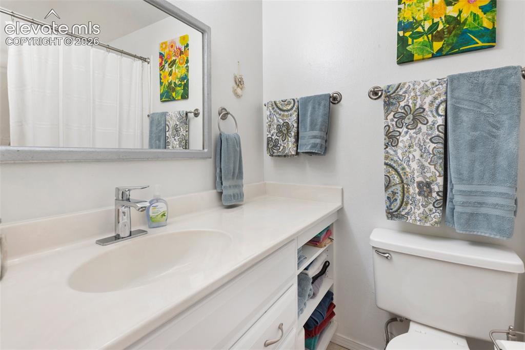 Image 16 of 29: Beautiful kitchen