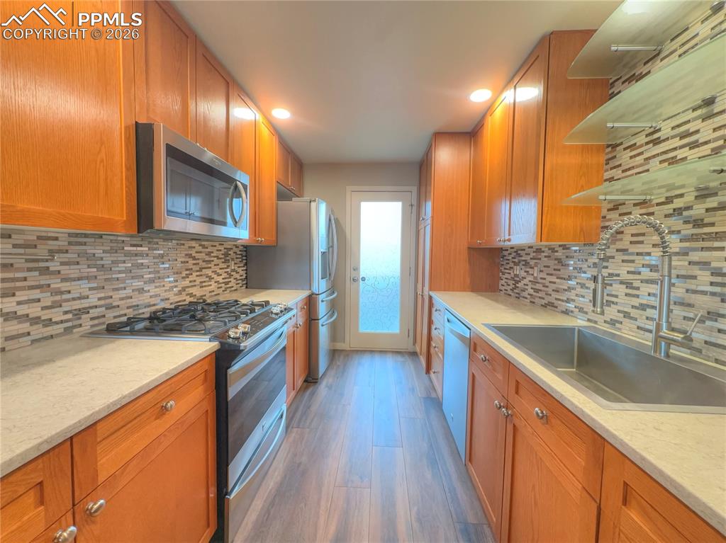 Image 11 of 38: Kitchen