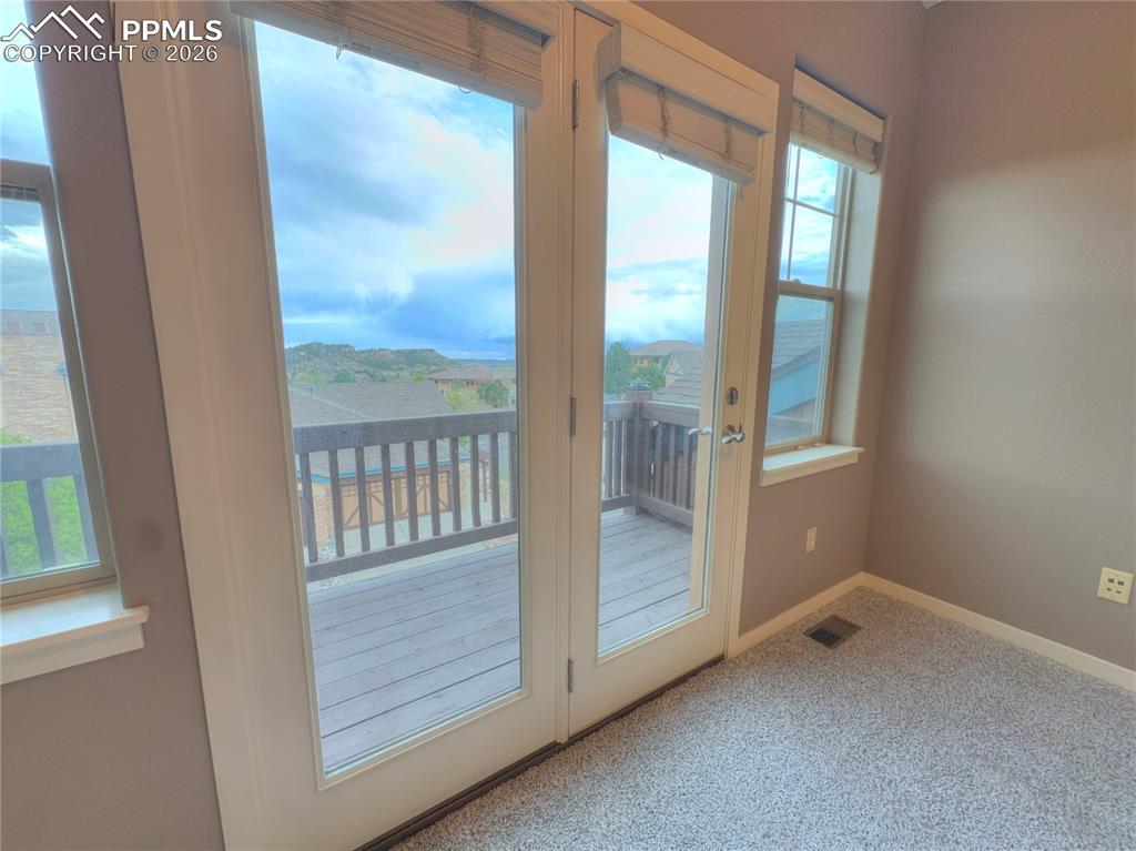 Image 24 of 38: Entry