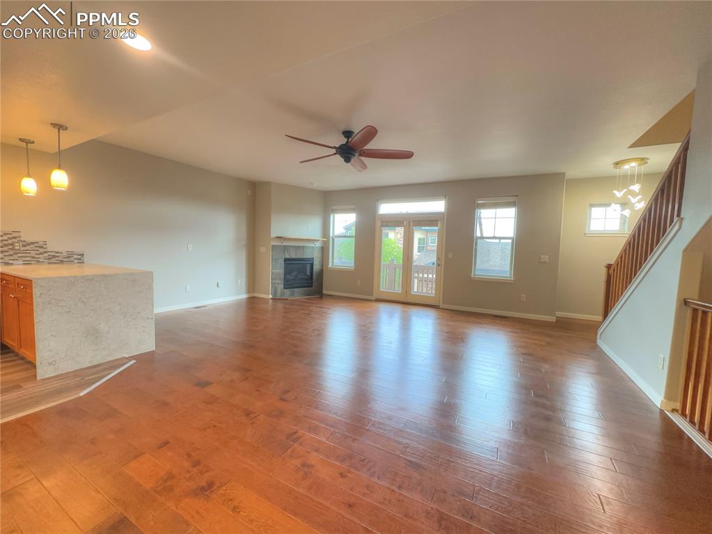 Image 5 of 38: Living Room