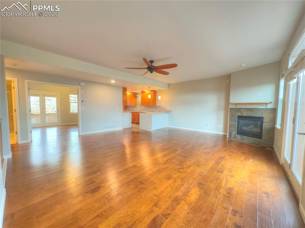 Image 6 of 38: Living Room