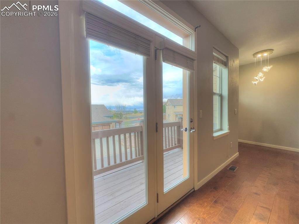 Image 7 of 38: Entry