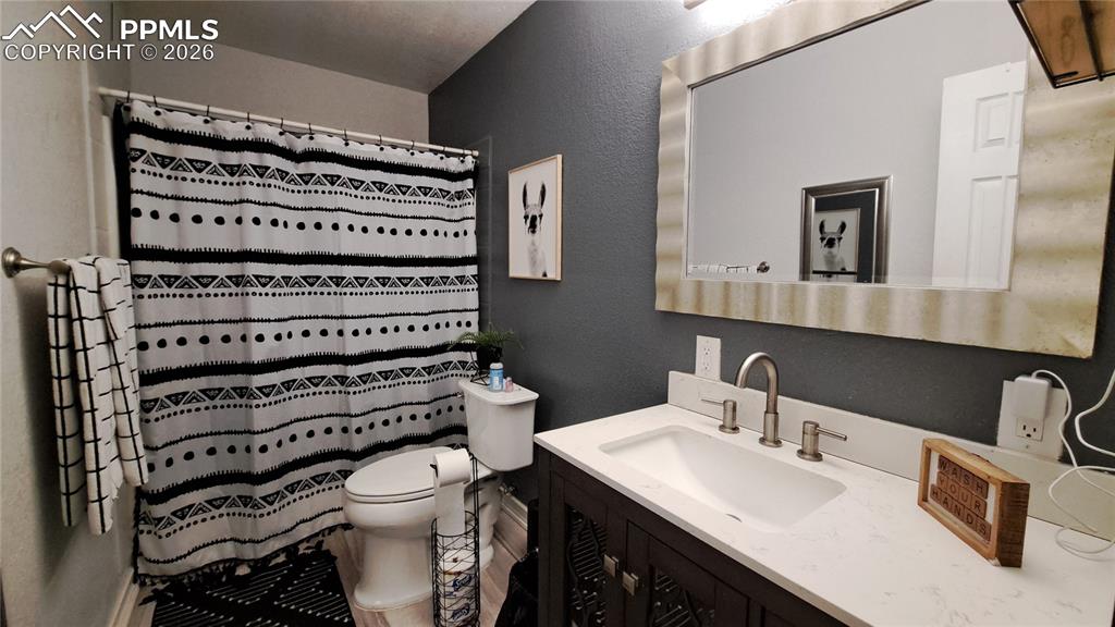 Image 13 of 29: Bathroom