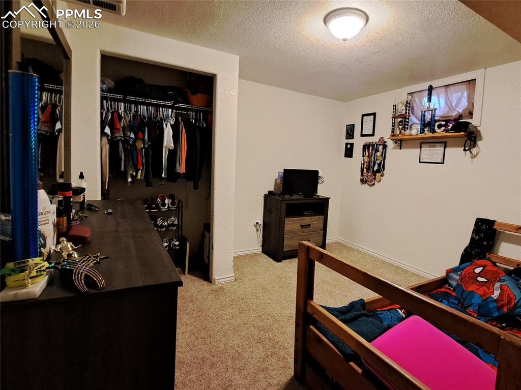 Image 20 of 29: Bedroom