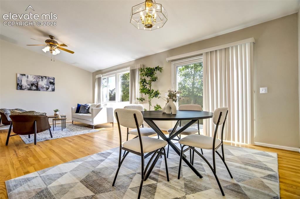 Image 16 of 50: Dining Area