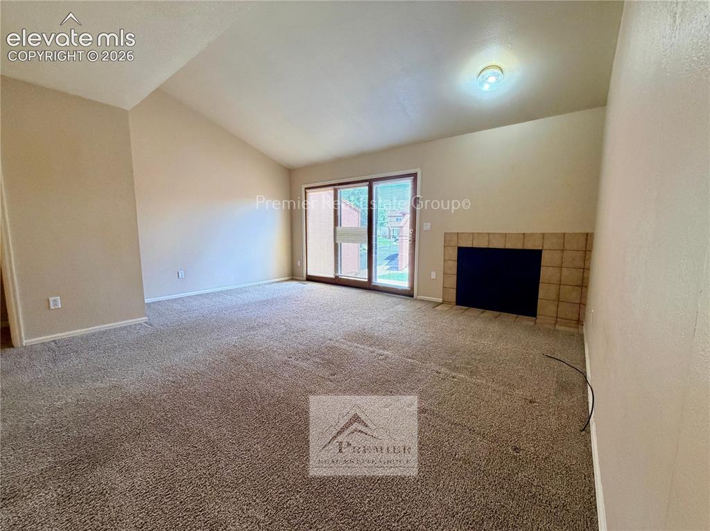 Image 4 of 17: Living Room