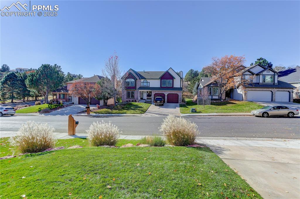 Image 46 of 47: Yard