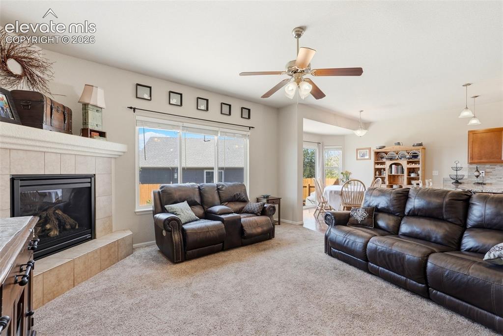 Image 7 of 33: Family Room