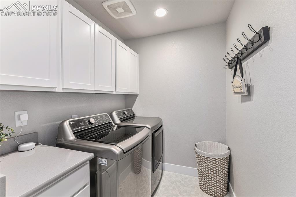 Image 17 of 19: Laundry