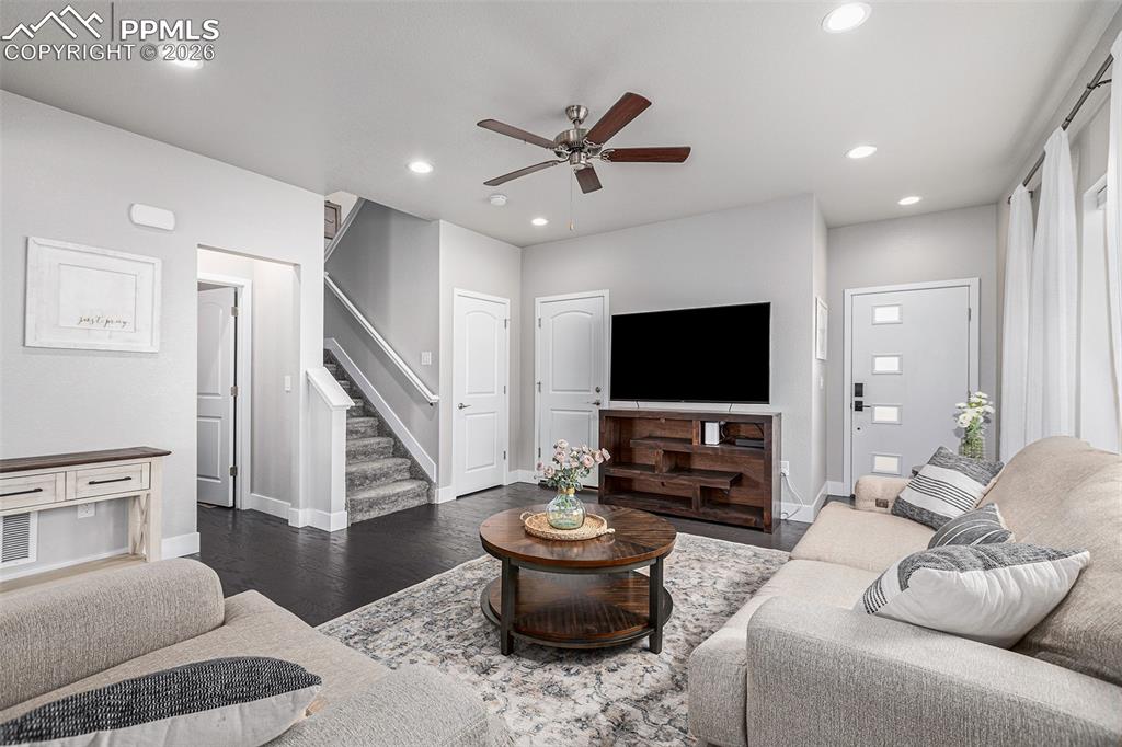 Image 3 of 19: Living Room