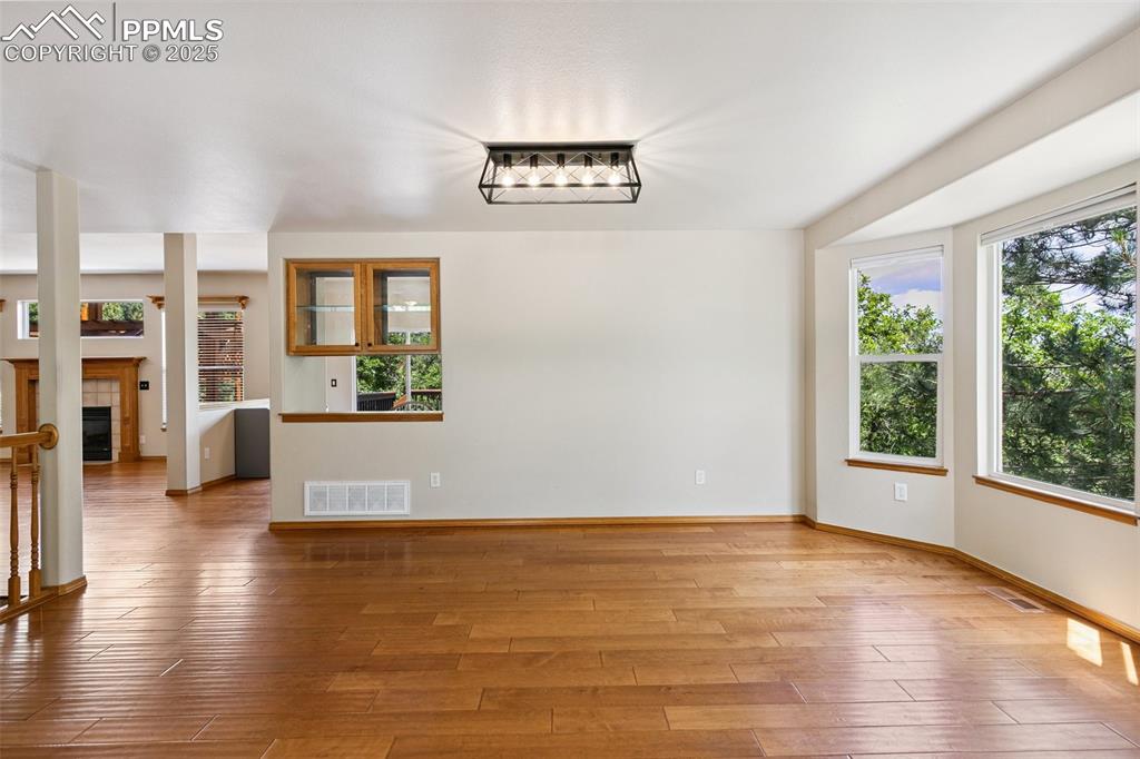 Image 11 of 45: Living Room