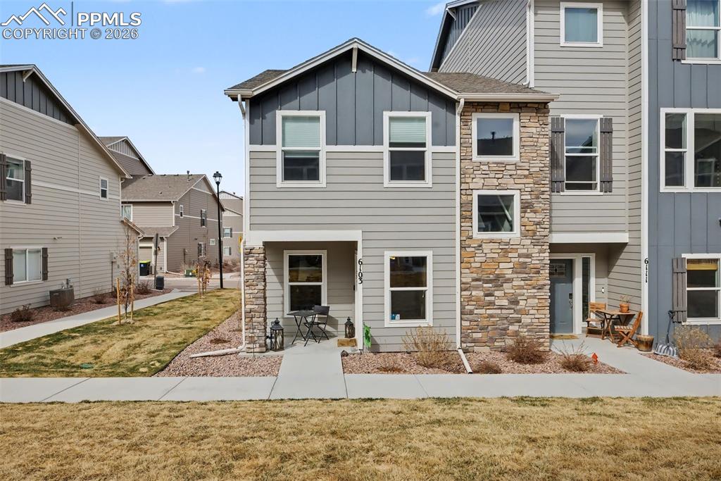 Image 3 of 29: Front of Structure