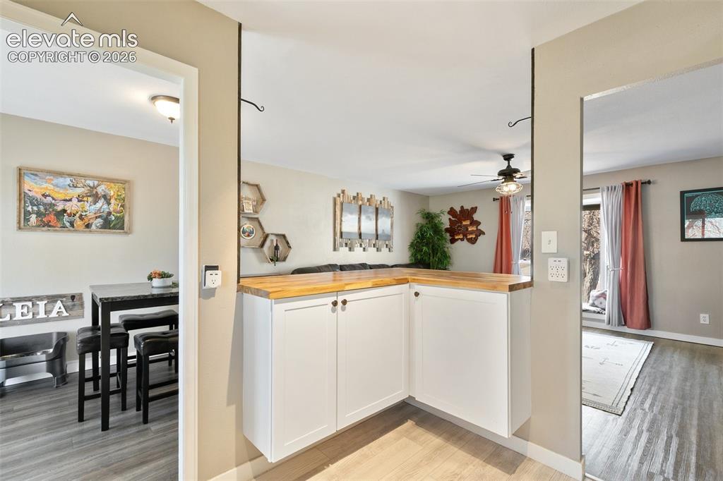 Image 16 of 39: Kitchen