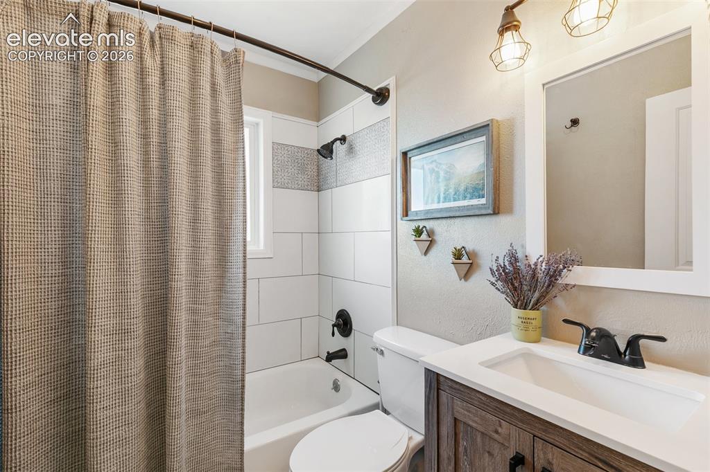Image 26 of 39: Newly updated bathroom!