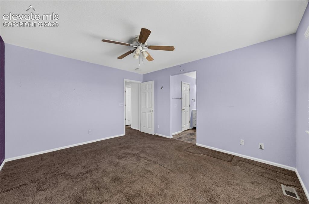 Image 17 of 41: Bedroom