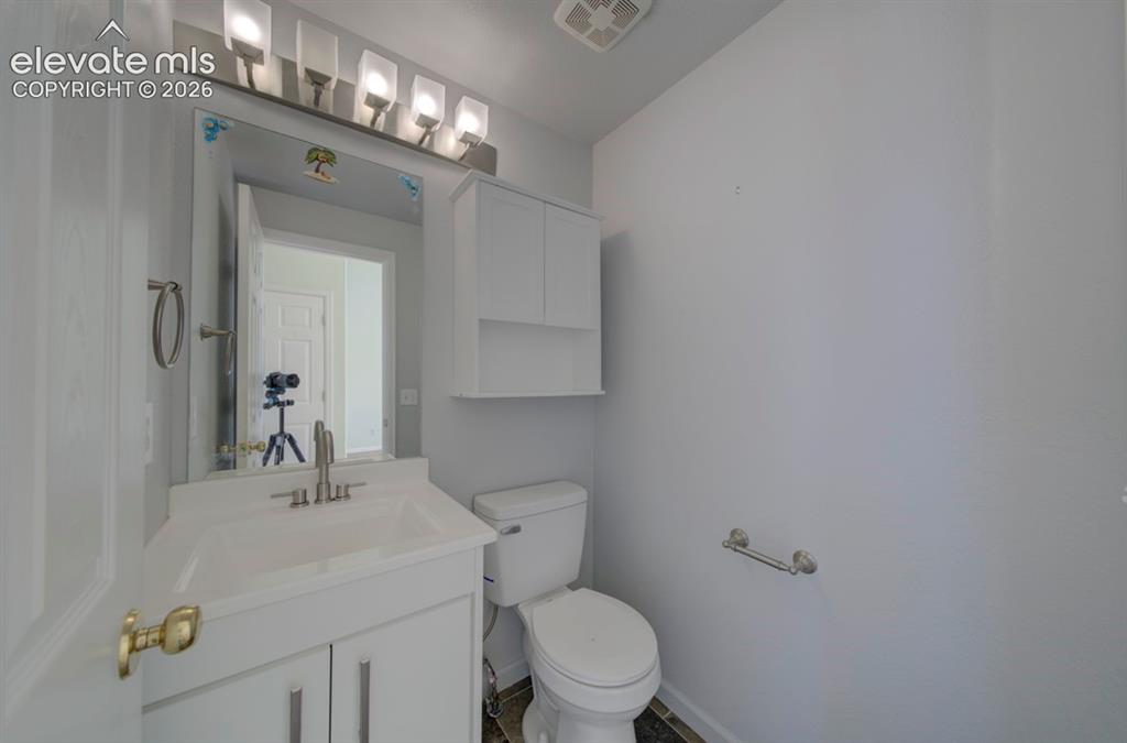 Image 32 of 41: Bathroom