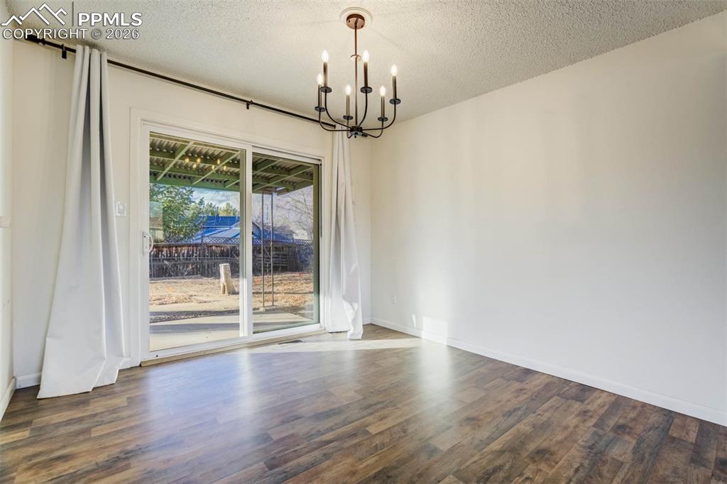 Image 41 of 48: Dining Area