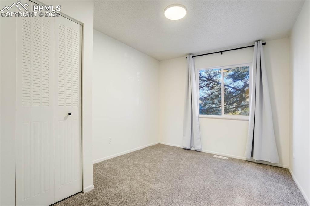 Image 46 of 48: Bedroom