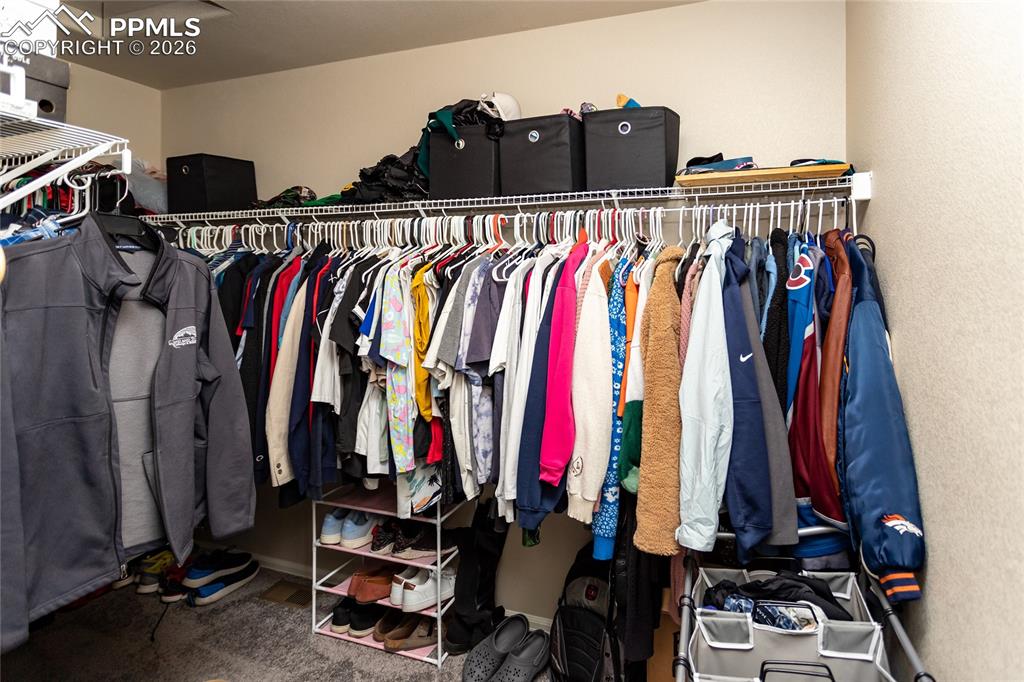 Image 18 of 35: Walk-In Closets