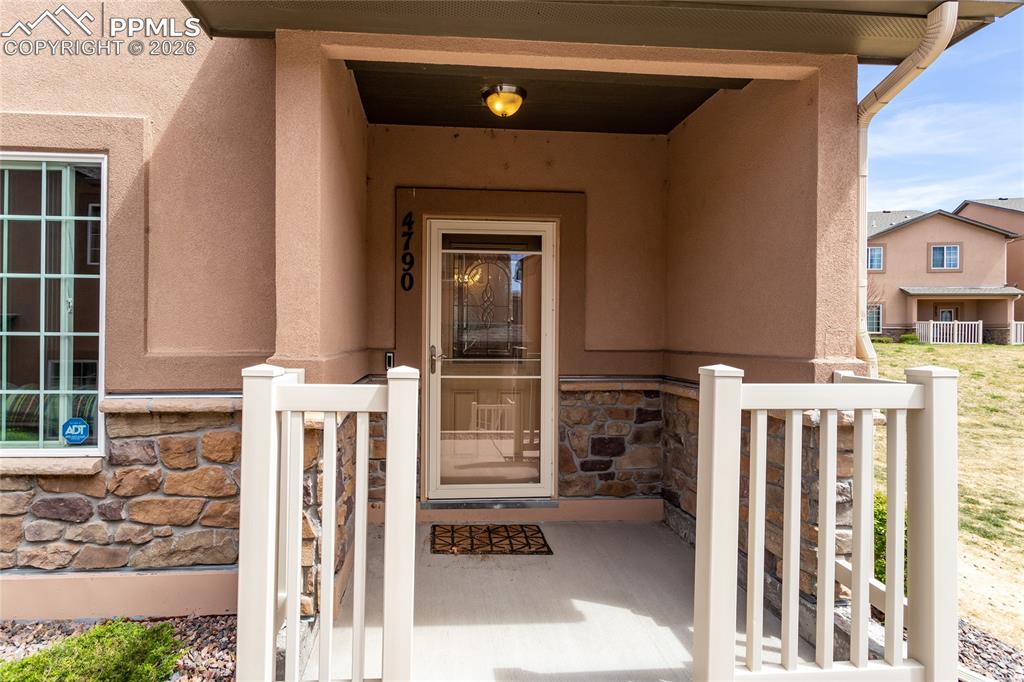 Image 28 of 35: Entry