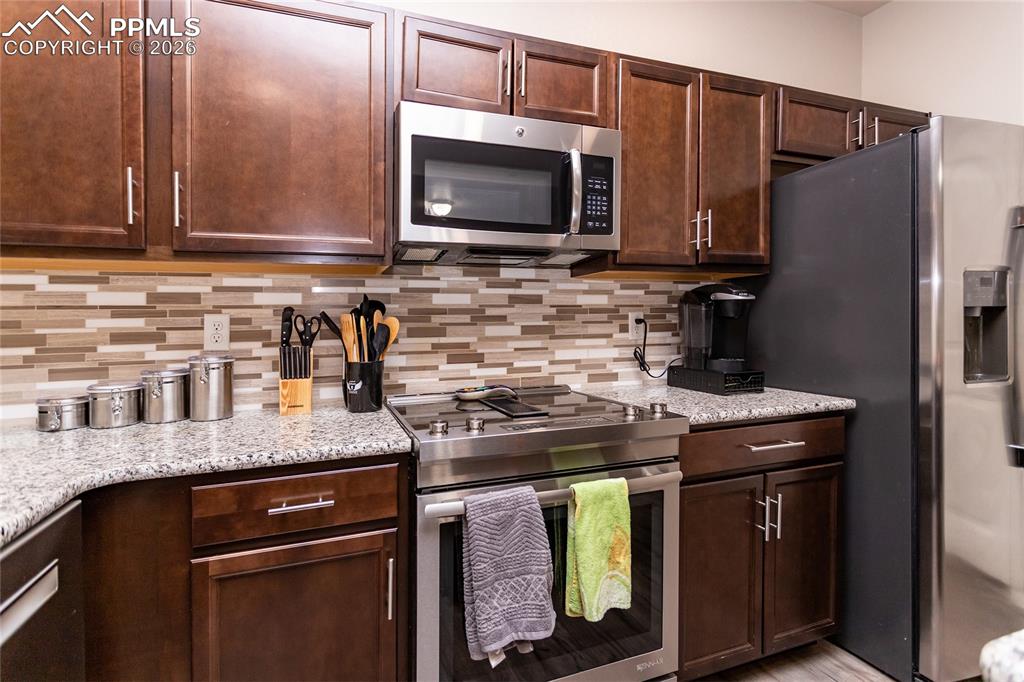 Image 5 of 35: Kitchen