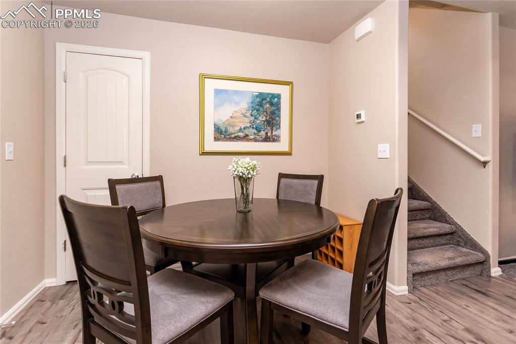 Image 7 of 35: Dining Area