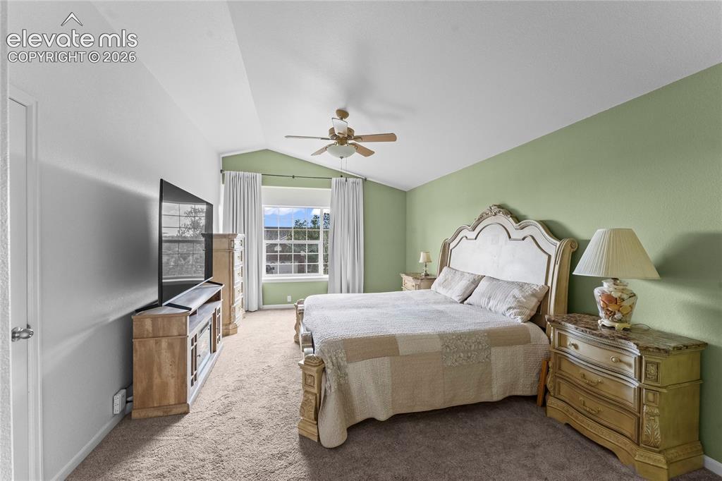 Image 18 of 42: Bedroom