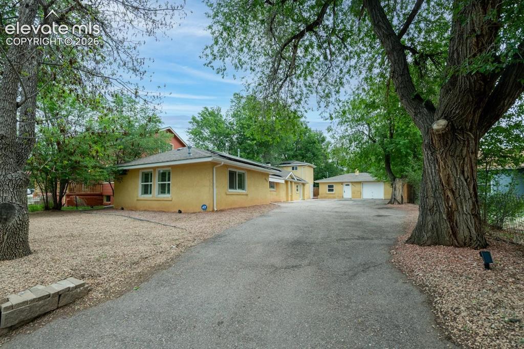 Caption: Driveway