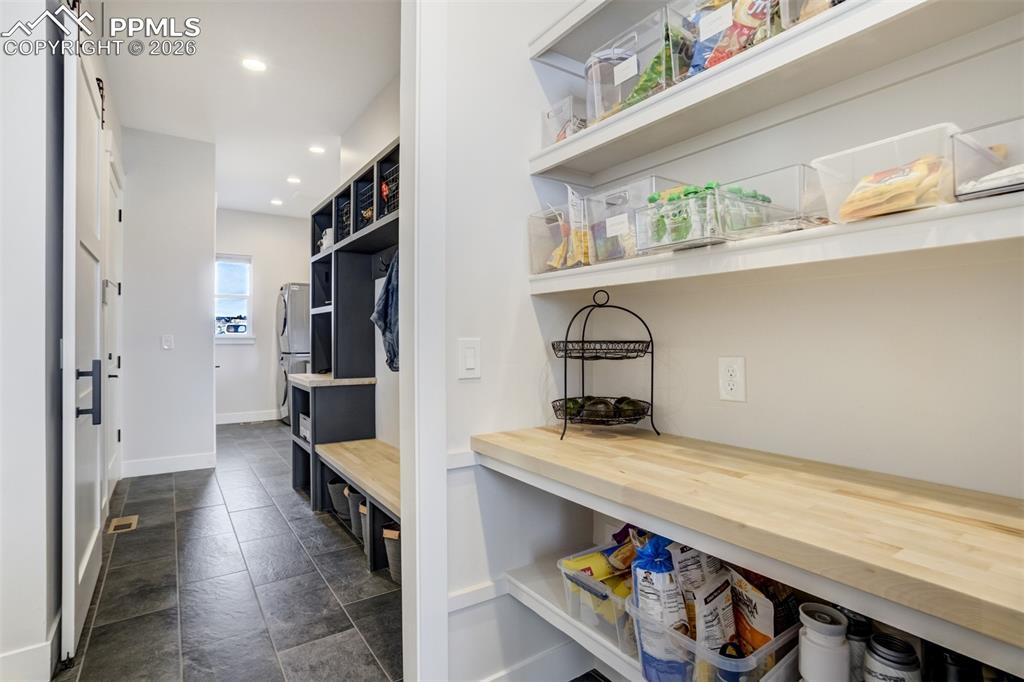 Image 17 of 50: Mud Room