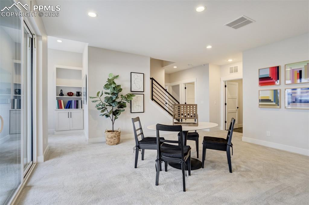 Image 25 of 50: Game Room