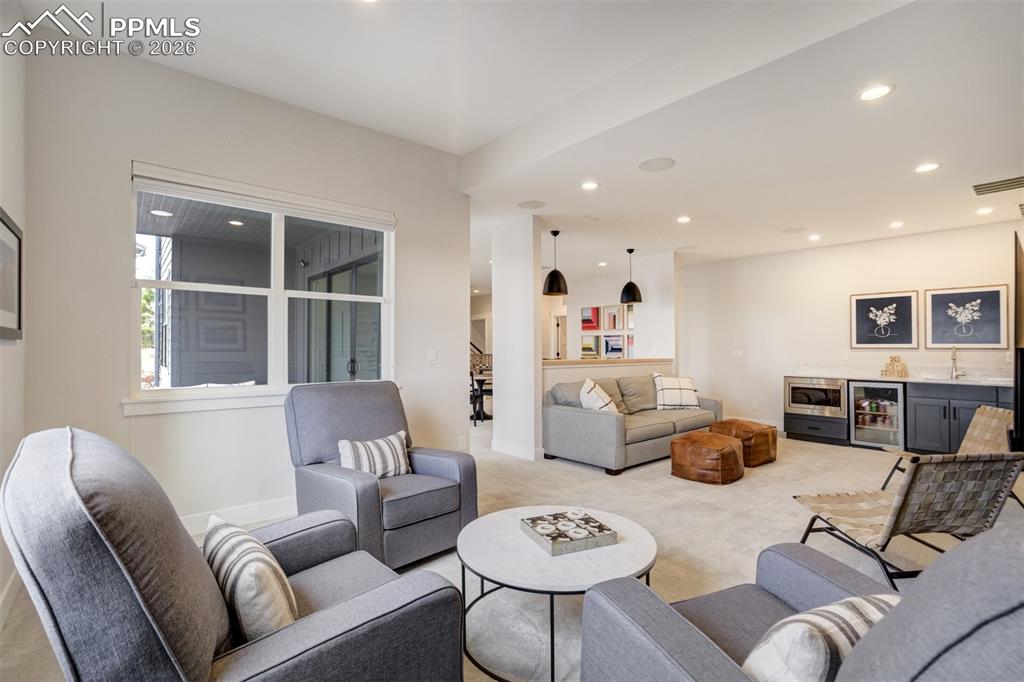 Image 30 of 50: Sitting Room